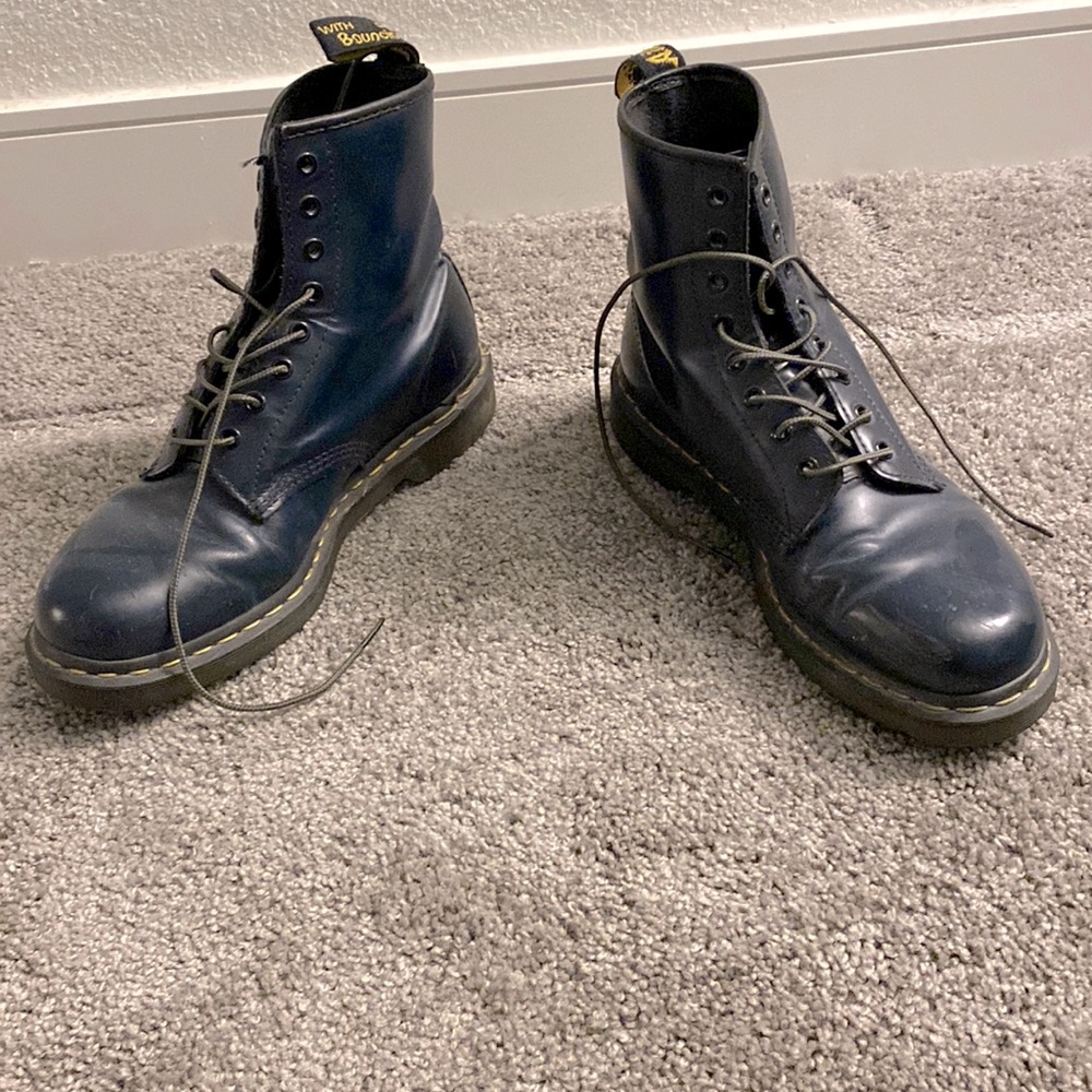 Dr Marten Boots 8 eyelet rare blue.